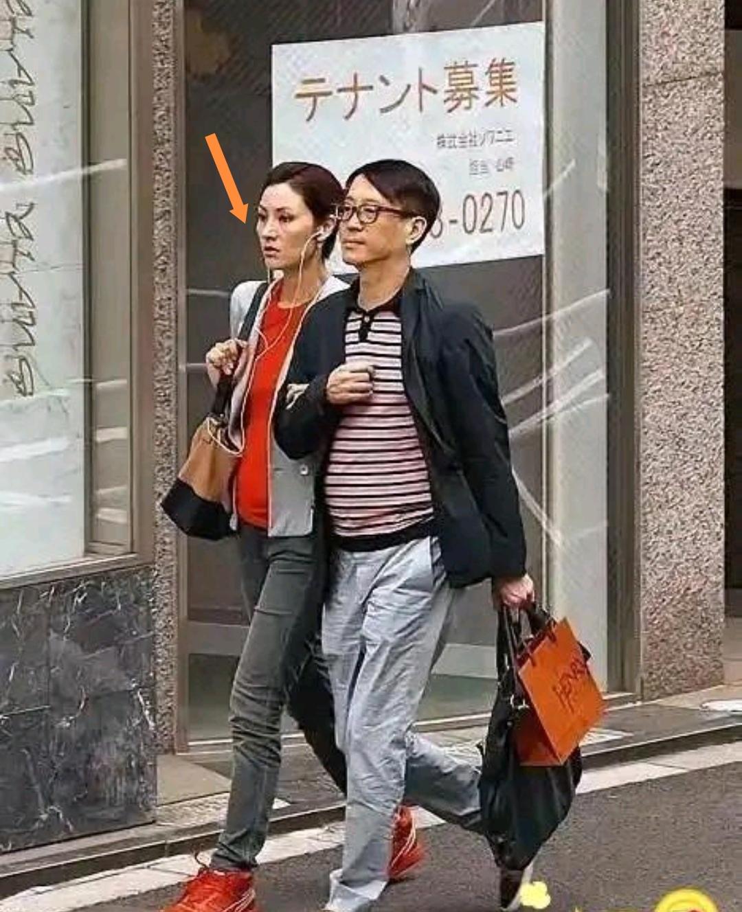之前不少人说，李嘉欣容貌出众，美是真的美，唯独缺点就是颧骨偏高，早些时候我并没有