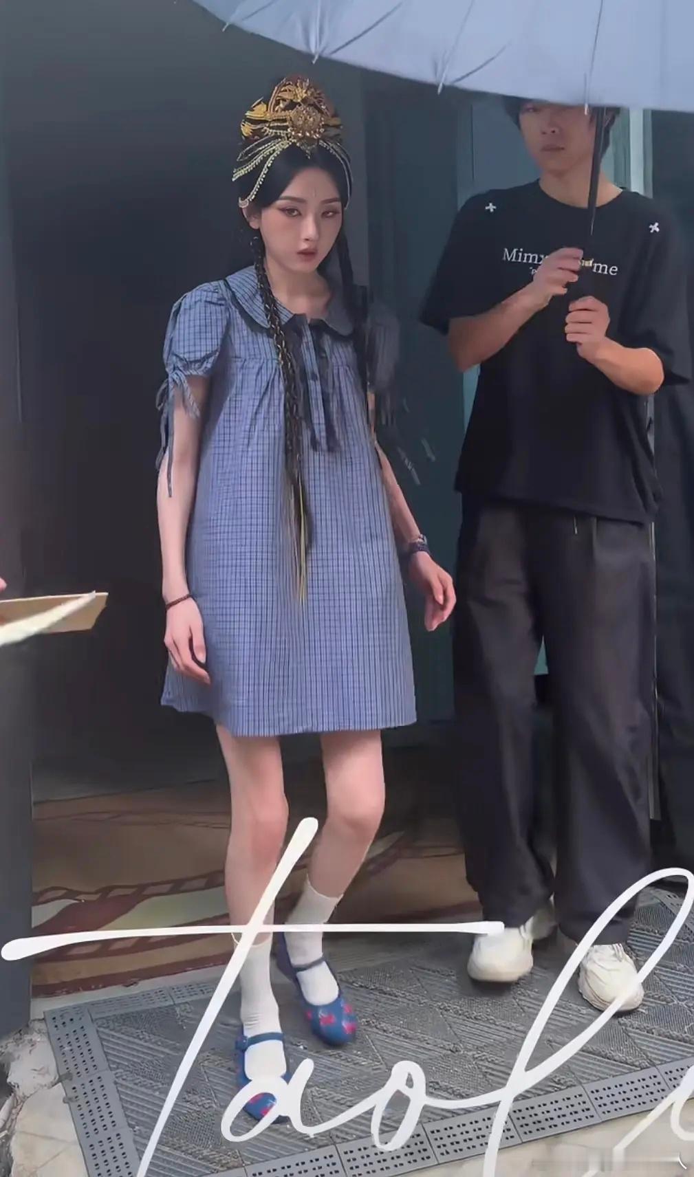 太奇怪了宋祖儿😳瘦成麻杆脸肿成这样
