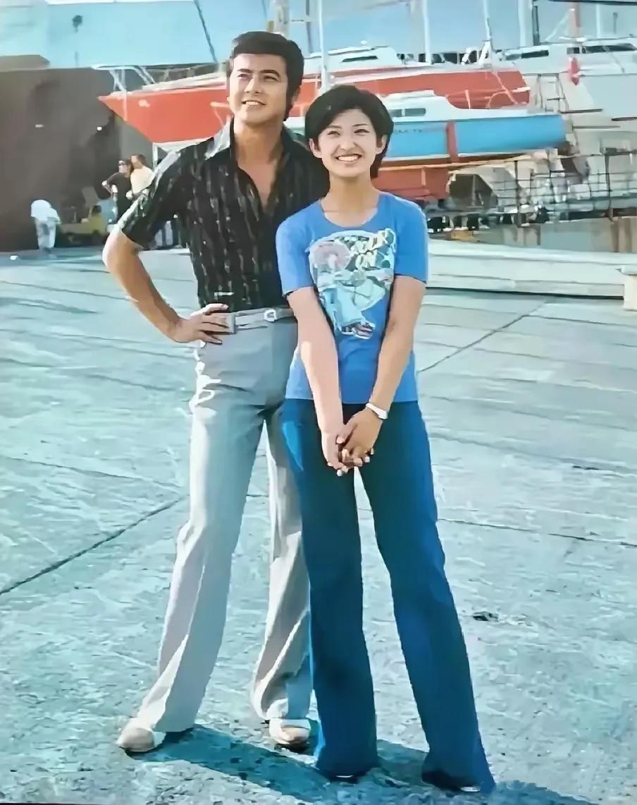 他俩长得不是很特别，但他们演的电视剧《血疑》70后大概都看过吧？那时候一到点就打