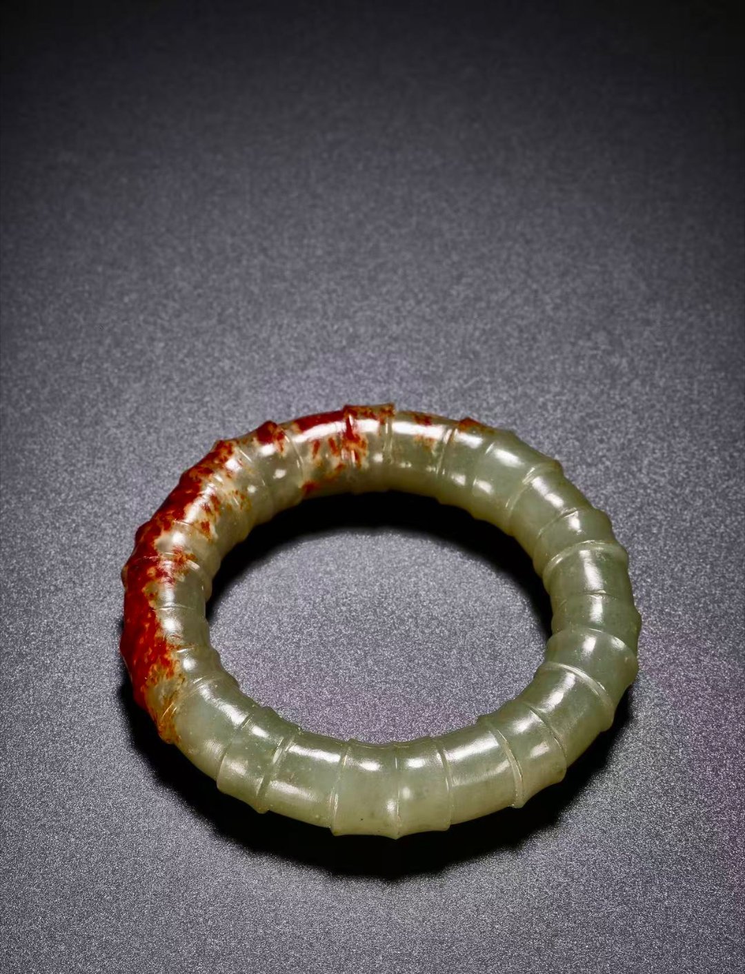 古玉杂谈①宋代竹节环②汉代红缟玛瑙三财才环。此二物，你想象不到，都来至于地摊市