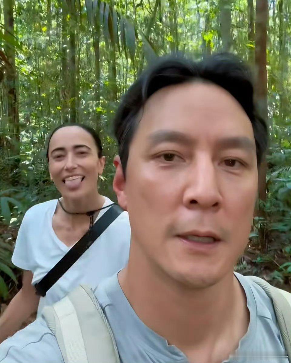吴彦祖和老婆女儿到亚马逊雨林探险，他老婆雷珊虽然是混血儿，但是和吴彦祖真的好有夫