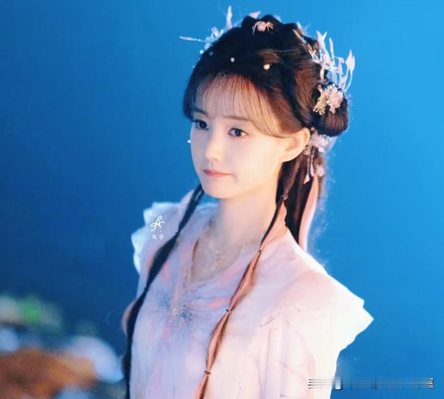 一觉醒来估计全国人民都知道了！35岁的李一桐，竟然为了一首歌，要送李荣浩一