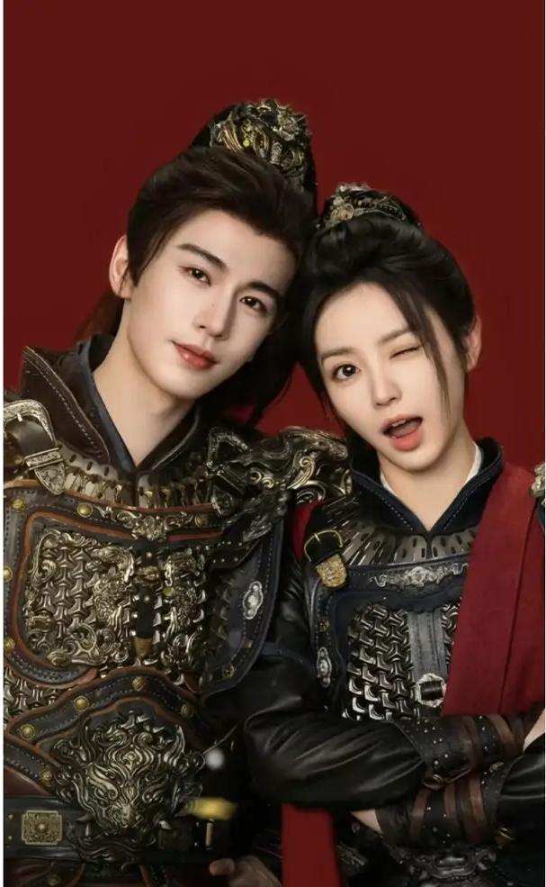 《逐玉》的盗版给资本好好上了一课。不是因为演员，也不是剧情不好看，而是一天一