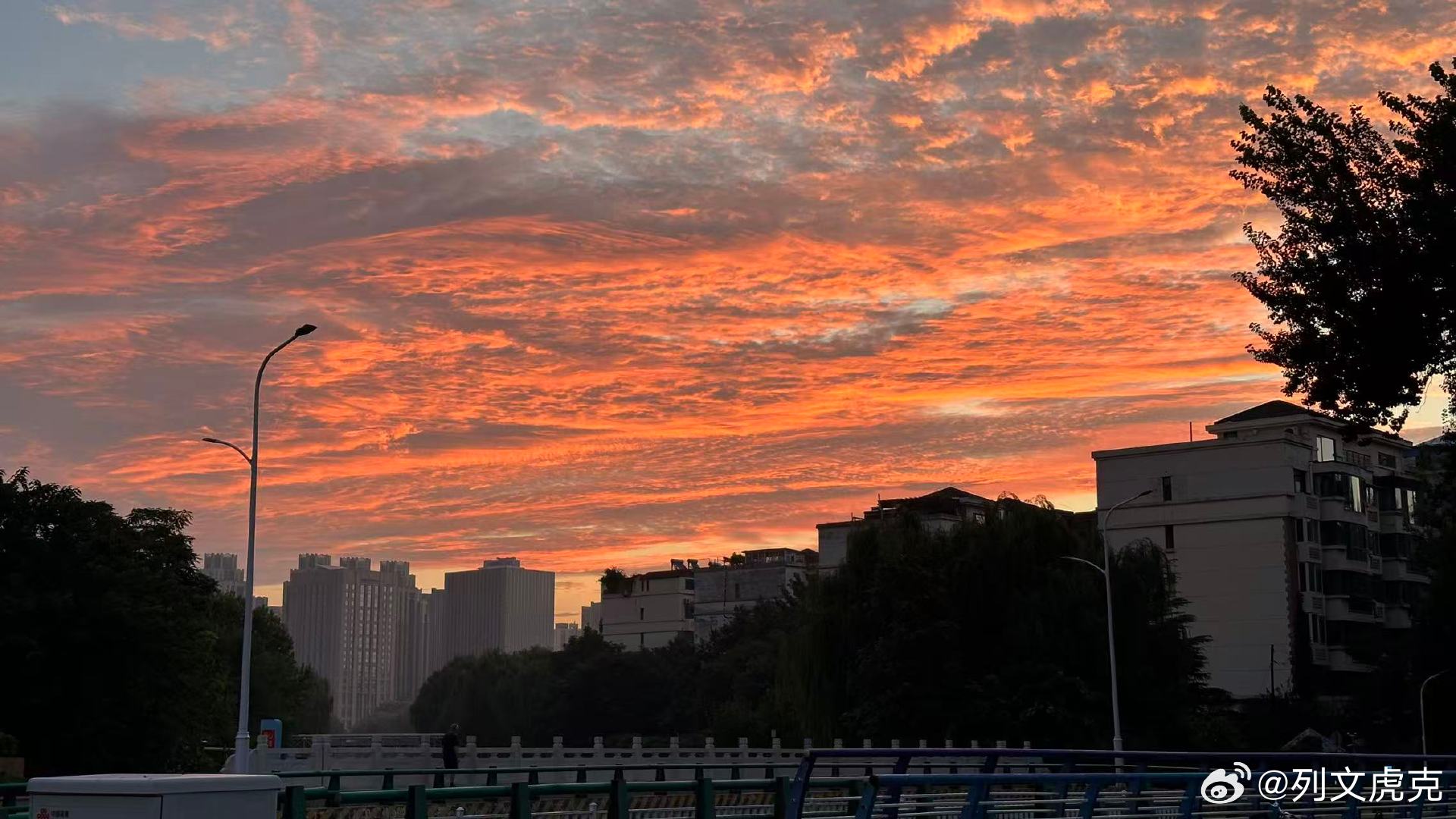 朝霞出门跑，晚霞行千里。跑者日记keep跑步数据控跑步石家庄