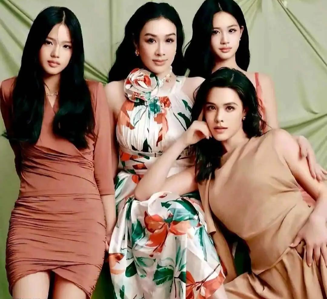 钟丽缇母女四人登上时尚杂志，一个比一个美，都快美出出天花板了……钟丽缇争妍斗