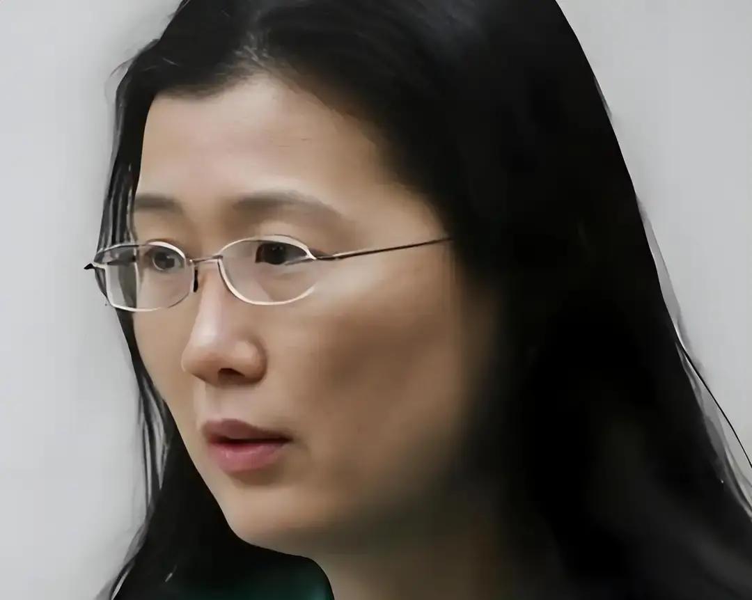 北大化学才女李天乐：潜伏在顶级药企十年，她利用职务之便，蛰伏布局，将其清华丈夫一