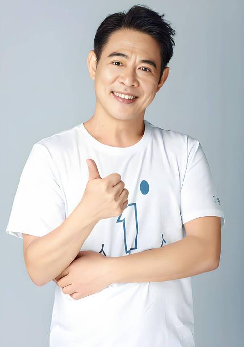 被骂了整整三十年“抛妻弃子”，李连杰这次终于不再忍了！10月11日的访谈里，他直接把当年的家底全摊开