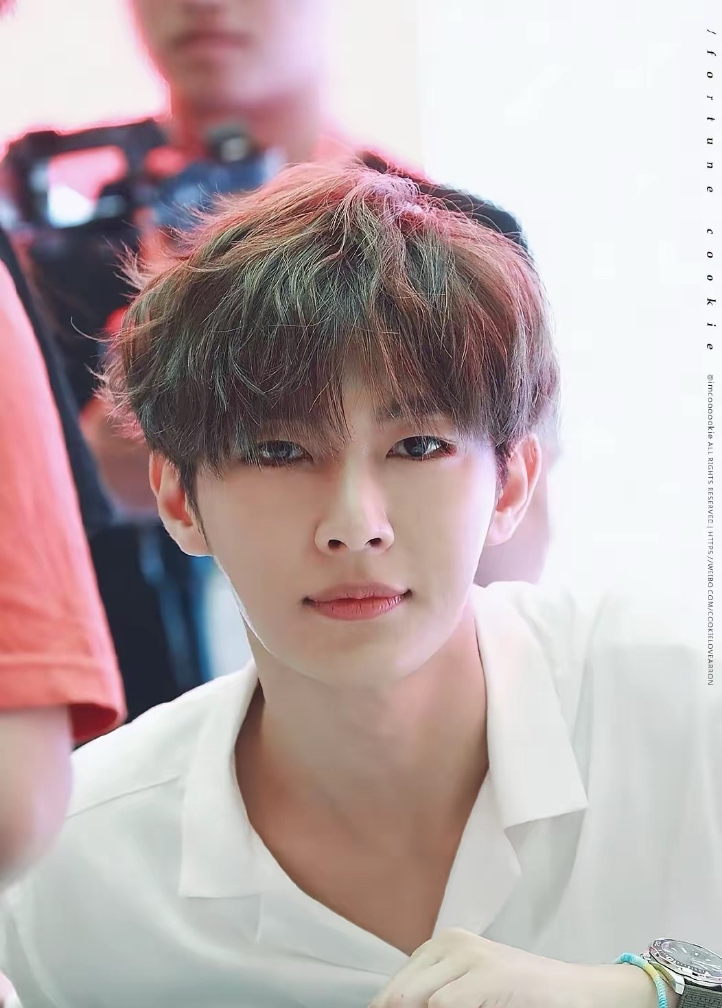 炎亚纶还真是小看你了，一直以为“翘屁嫩男”是你的巅峰，没想到还憋着一个大的，谈了