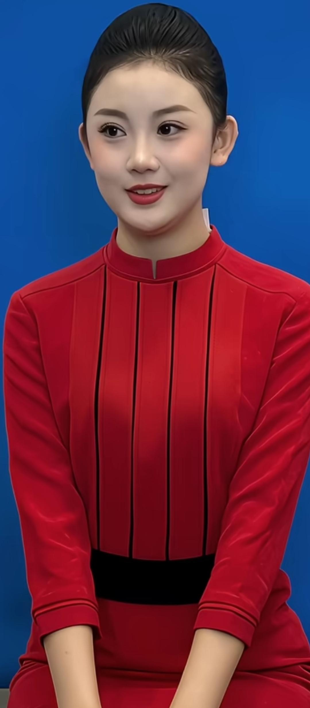 优雅红衣，气质满分，惊艳全场！