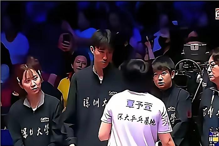 我的天！8:5落后时莎莎突然喊停，全场静得能听见呼吸声！她没拿战术板，就说