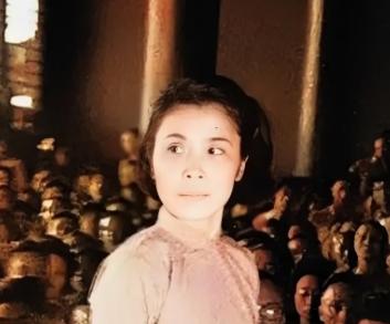 1946年，这是南京法院，公审大汉奸陈公博的情妇莫国康时，留下的老照片！被告