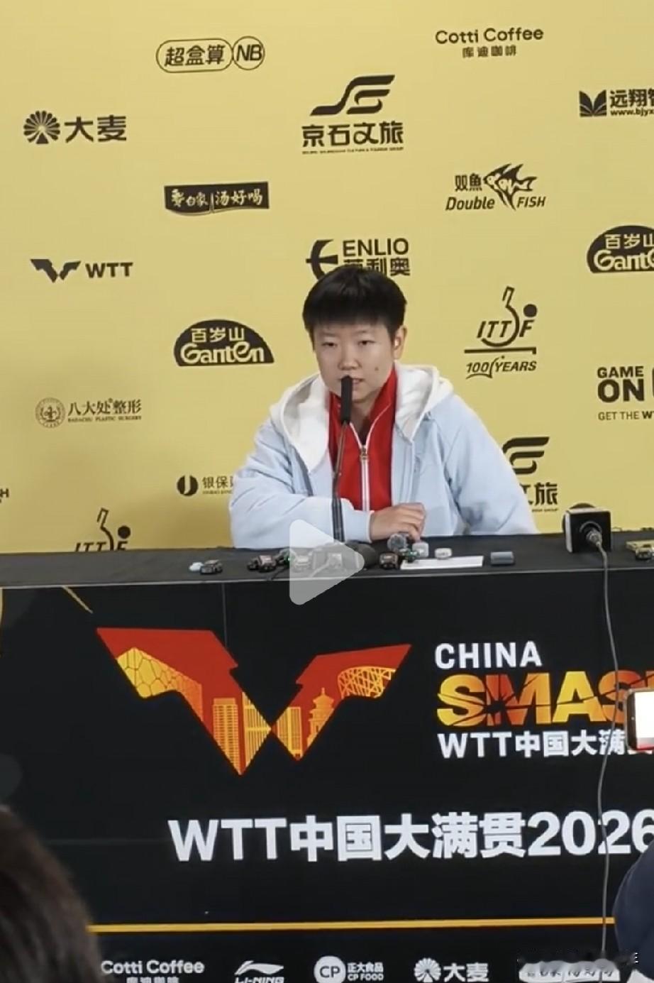 孙颖莎为什么会输？赛后采访她终于说实话了！她说:输赢很正常，其实自己很想打好