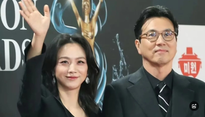 汤唯说：“在我心里，老公是排第一位的，女儿和我的爸妈都在排在后面。”记者就问