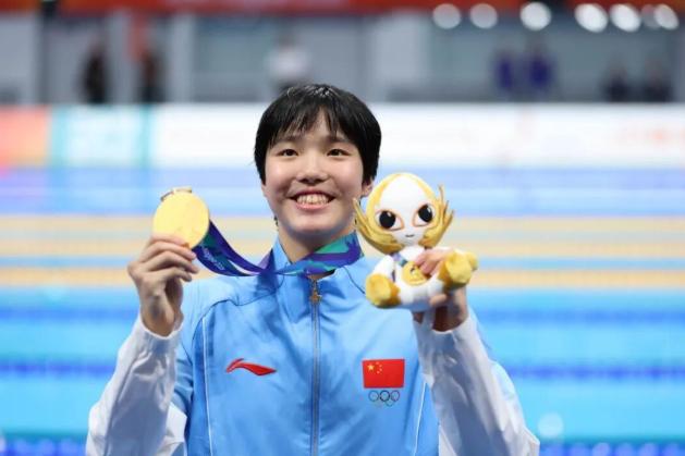 5金都没拿下的MVP，竟被一个13岁小孩拿走了！昨天亚运会闭幕式现场，亚奥理事会