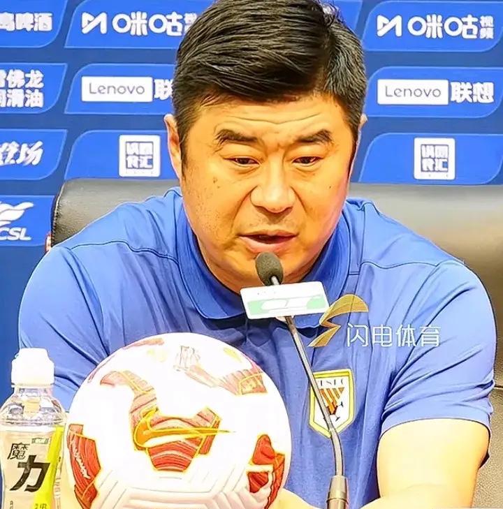 韩鹏还是掌控不了泰山队，原因有5个原因是：1，哥们义气，讲人情，不敢拿下吴兴