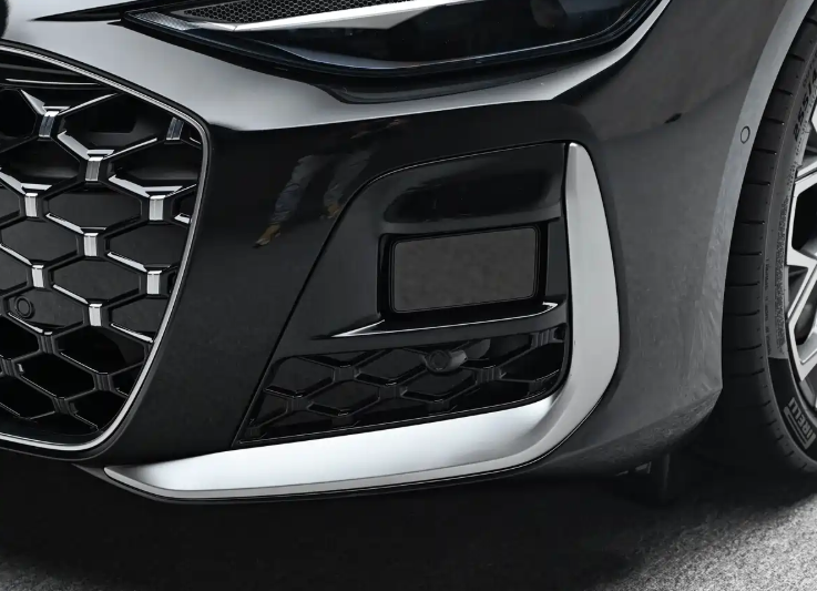 全新奥迪A6L上市售32.29万起，华为乾崑智驾3.0TV6+双电机混动外观方