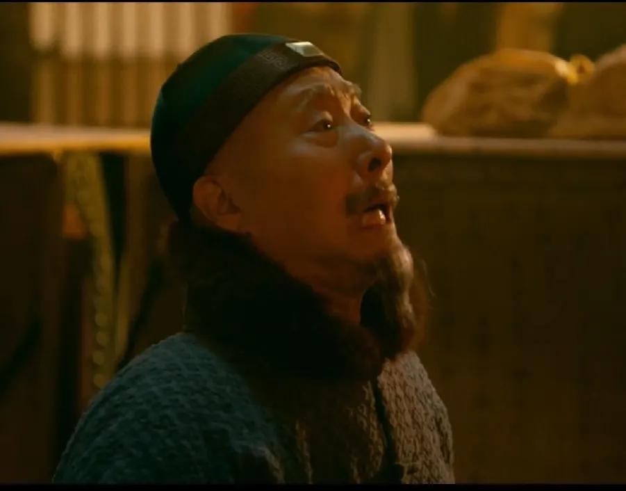 跟朋友看完电影《戏台》很激动，“保戏还是保命”的电影内核讽刺了如今被资本裹挟的演