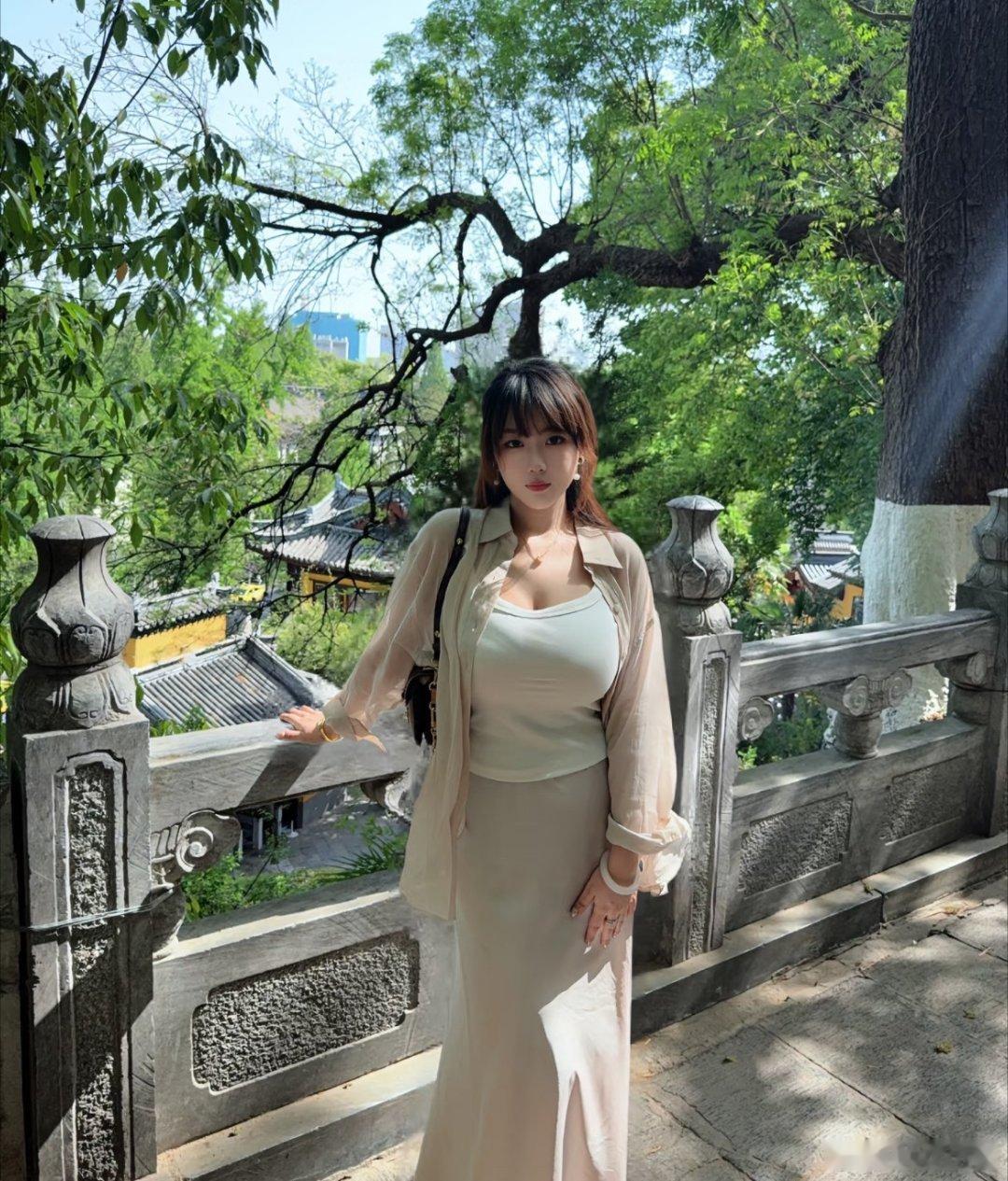 长相与身材不符是一种什么样的体验？​​​
