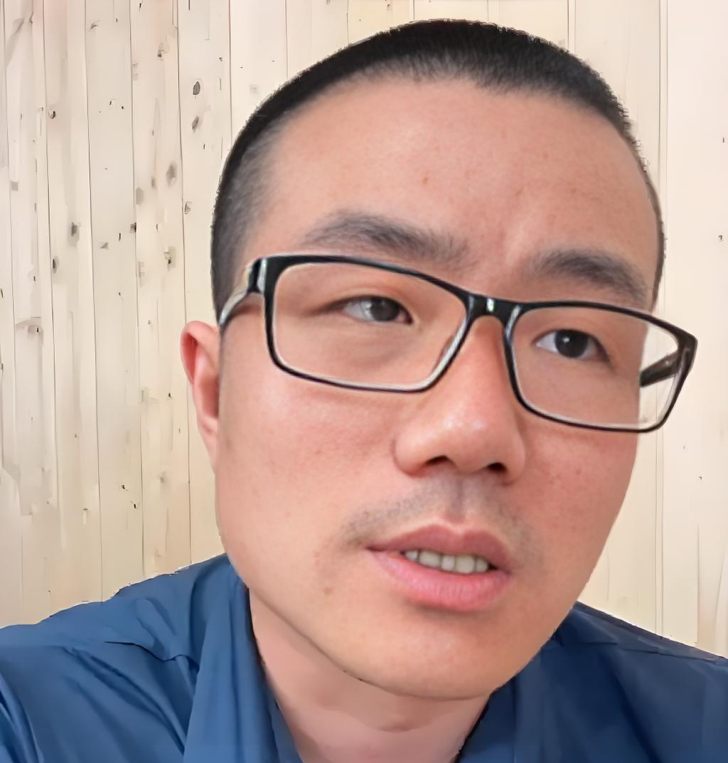 徐静雨谈NBA史上打球最合理阵容，选出了以下这5人：1、库里（身高1.