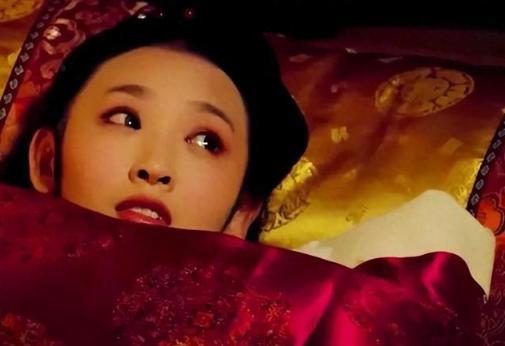 清朝的妃子不能陪皇帝过夜的原因清朝是咱们中国最后一个封建王朝，宫廷制度那叫一个