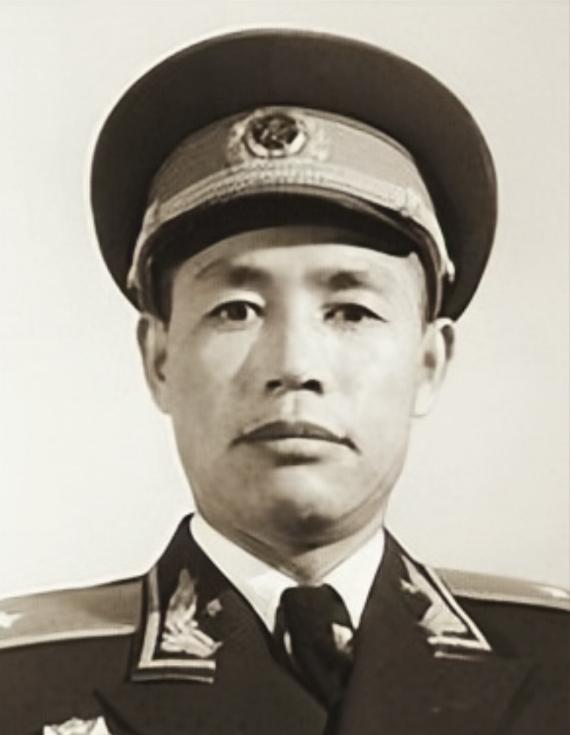 迷路奇遇扭转战局：邓岳误闯彭德怀指挥部，两水洞伏击战打响抗美援朝第一枪！