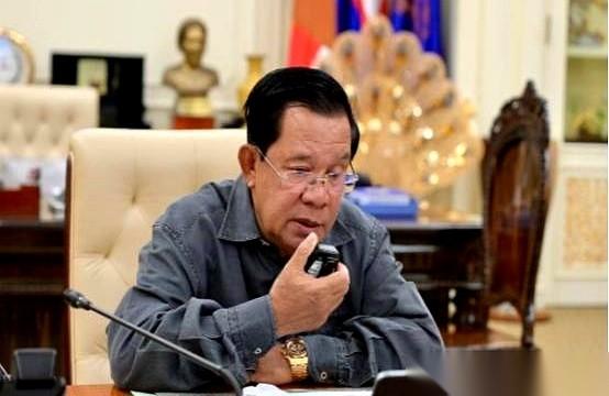 人家F-16都飞到你家门口了，你这边首相在干嘛？在号召全国人民，赶紧捐大米，还