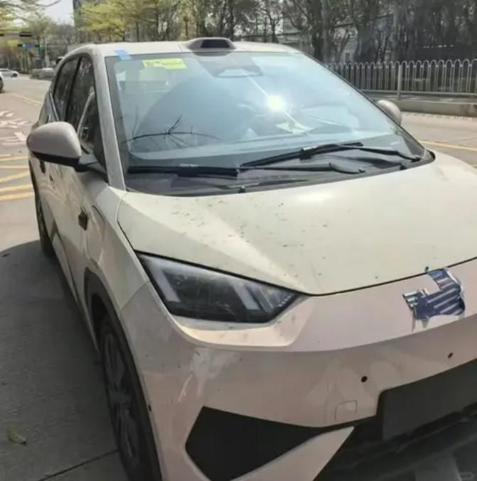 比亚迪海鸥车顶多了个“包”，这操作有点意思！车顶直接上了激光雷达，预计搭载