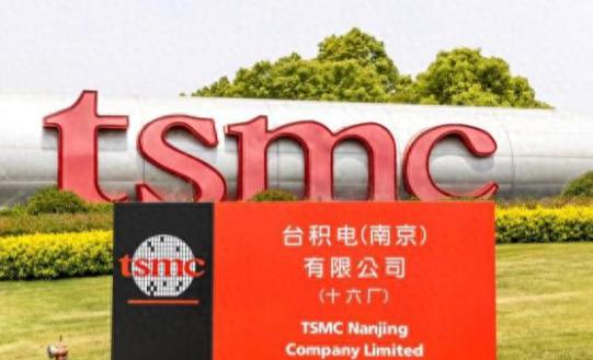 中美芯片争端这些年越演越烈，美国从2020年开始就大力推动全球半导体企业把生产线