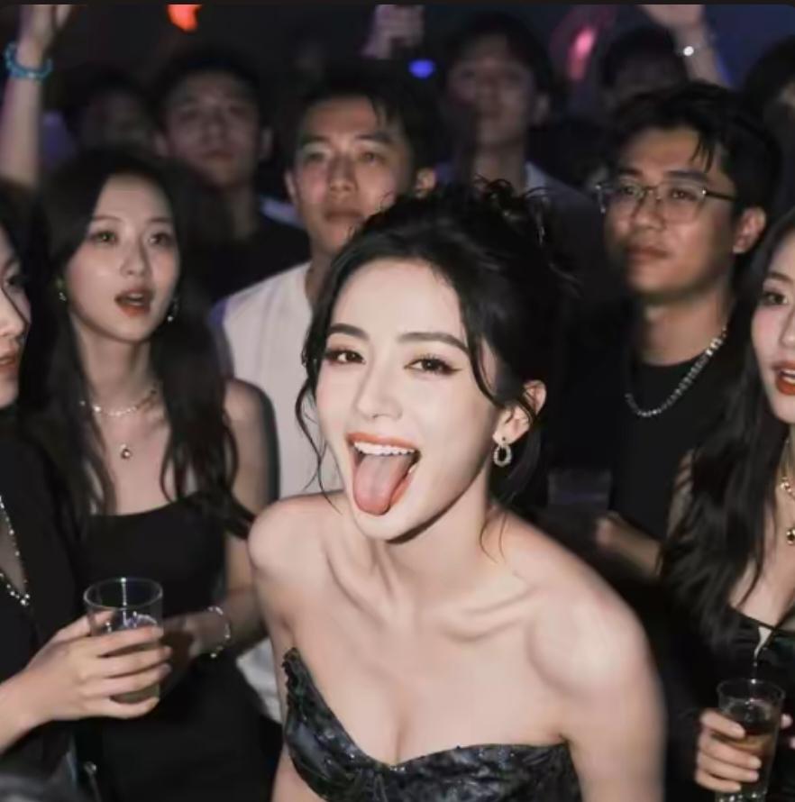 发现一个细思极恐的问题，只要留学在外的女生，拍的都清一色的吐舌照片…问为啥