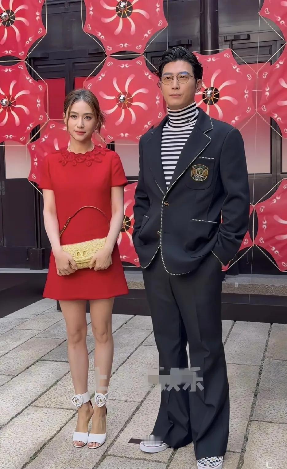 我觉得我高敏，每次看到何超莲窦骁都觉得他俩有种貌合神离的感觉。何超莲是澳门赌王