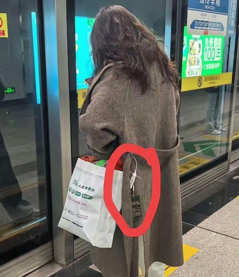 忽然感觉做电商也挺难的，看到这种白嫖的主，挺理解电商的！