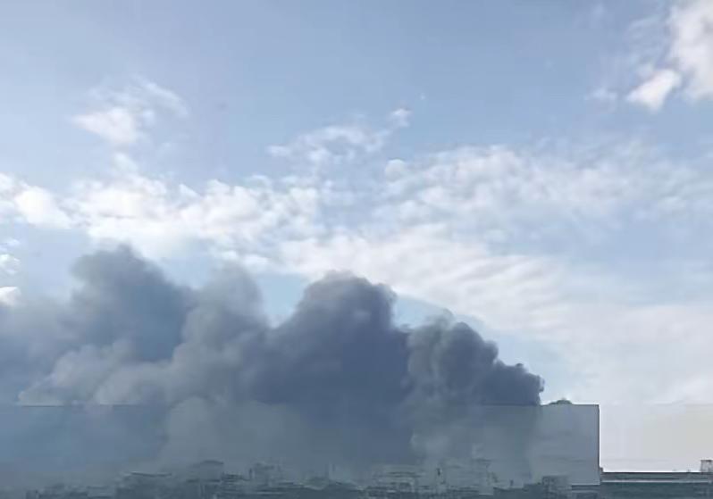 俄乌这盘棋，现在是越来越不讲"体面"了。6月21日凌晨，乌军无人机长途奔袭，