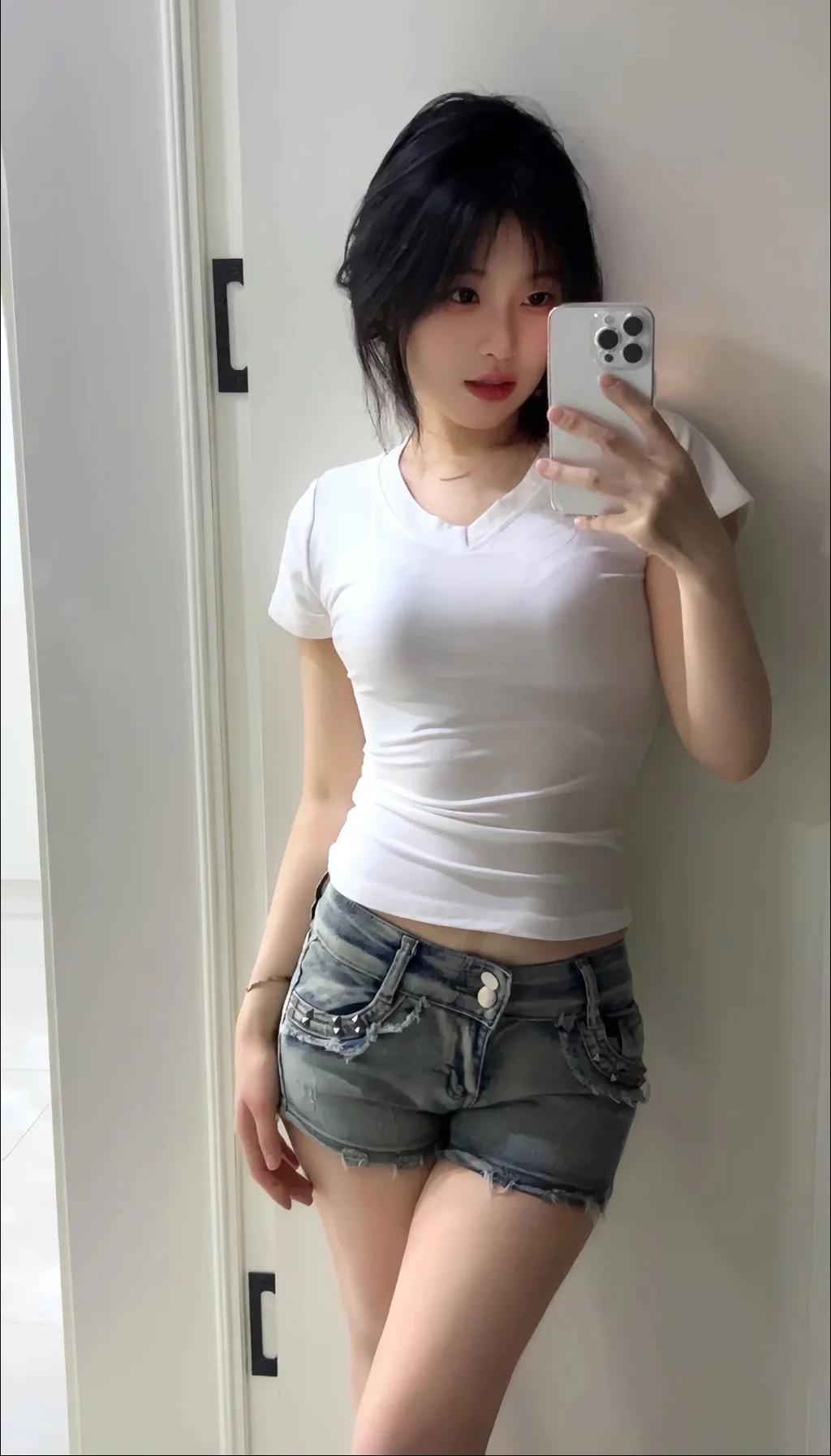 其实没必要把男人喜欢年轻姑娘这事想得太龌龊，说白了无非两个原因，全是人之常情。