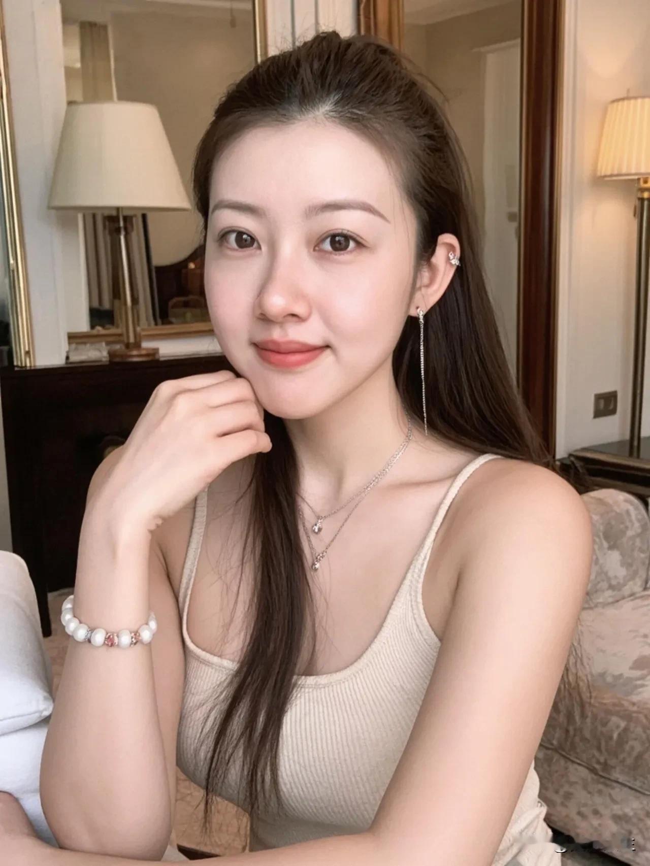 人这一生会遇见无数人，但最大的幸运，是和一个懂你的人，结伴同行，彼此懂得的意义，