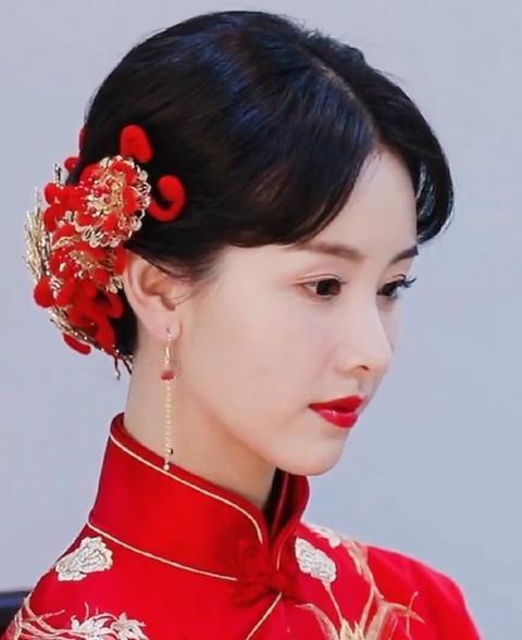 1928年，"狗肉将军"张宗昌娶14岁的朱宝霞为21姨太太。上海丹桂第一舞台