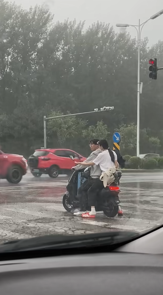 珍惜那些同样珍惜你的人，就像你珍惜自己一样