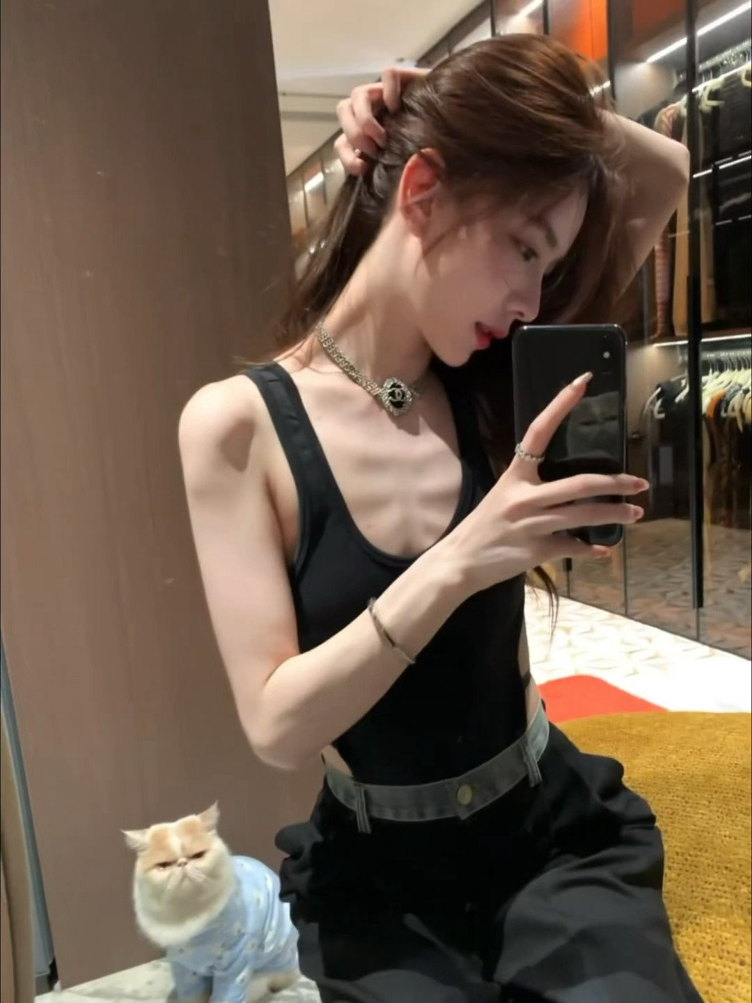 【孙一宁】看我不爽那就看我爽​​​孙一宁在韩国买衣服被店员翻白眼​​​