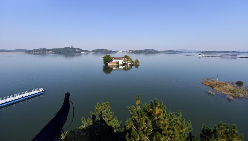 最近，我发掘了一件低成本的快乐小事——故地重游万佛湖。万佛湖身为国家5A级旅