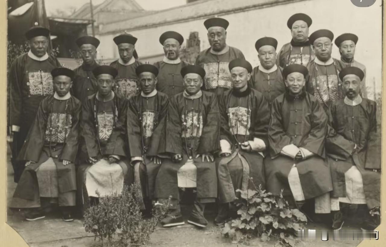 大家来看看真实满清满人的真实面目。