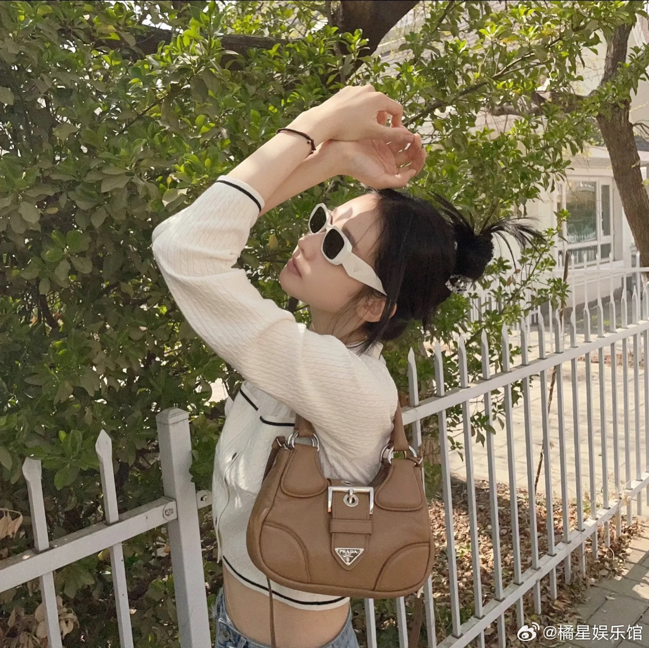 TOP张艺凡Prada大片张艺凡和Prada再度合作！一如既往的适配，镜头里从