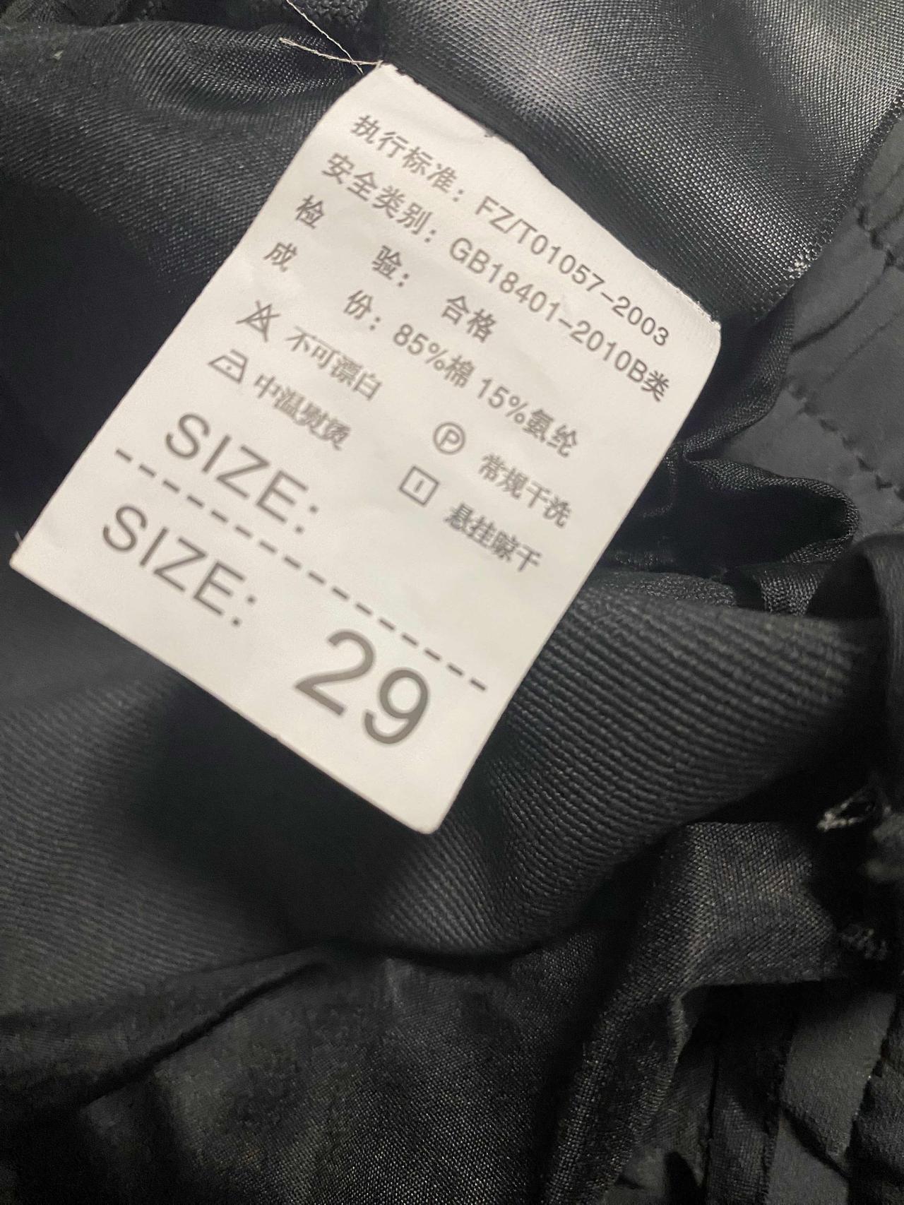 有些实体店真不值得同情,坑蒙拐骗不会长现在人都已经习惯在网上购