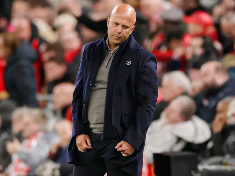 利物浦0：3不敌诺丁汉森林，俱乐部必须认真考虑两个问题1.重新评估斯洛特执教能