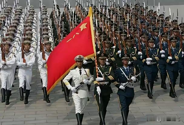 在中国人民解放军八一建军节来临之际，全体中国人民翘首以盼，希望早日解放台湾，实现