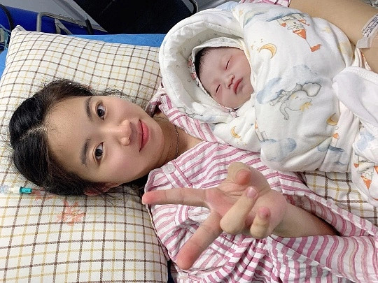 生了孩子就没有了自己从前是无忧无虑的女孩，三餐四季只取悦自己，自由随性、温柔耀眼