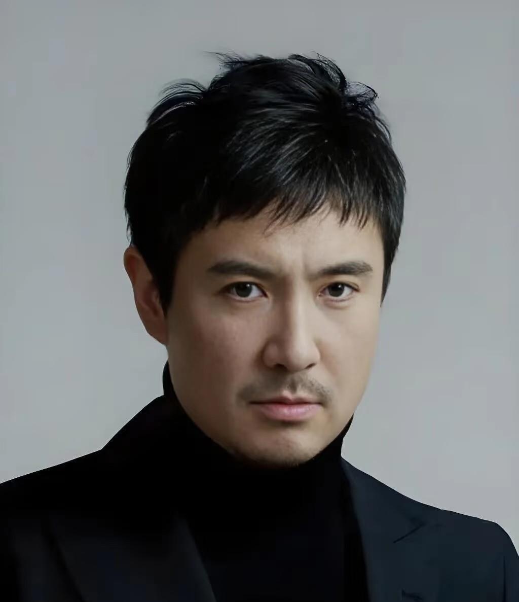 当年沈腾想演宁浩的《黄金大劫案》，被副导演一句话打回来：形象不符，太成熟。角色