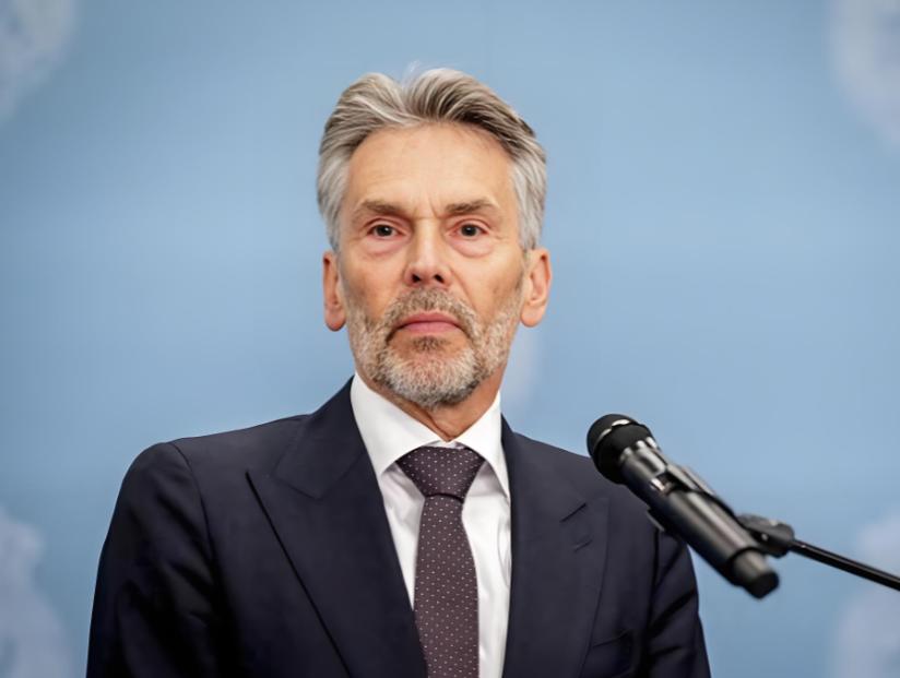 荷兰曾扬言“硬抢稀土”？荷兰官员表示，如果中国断供稀土，他们会采取“必要手段