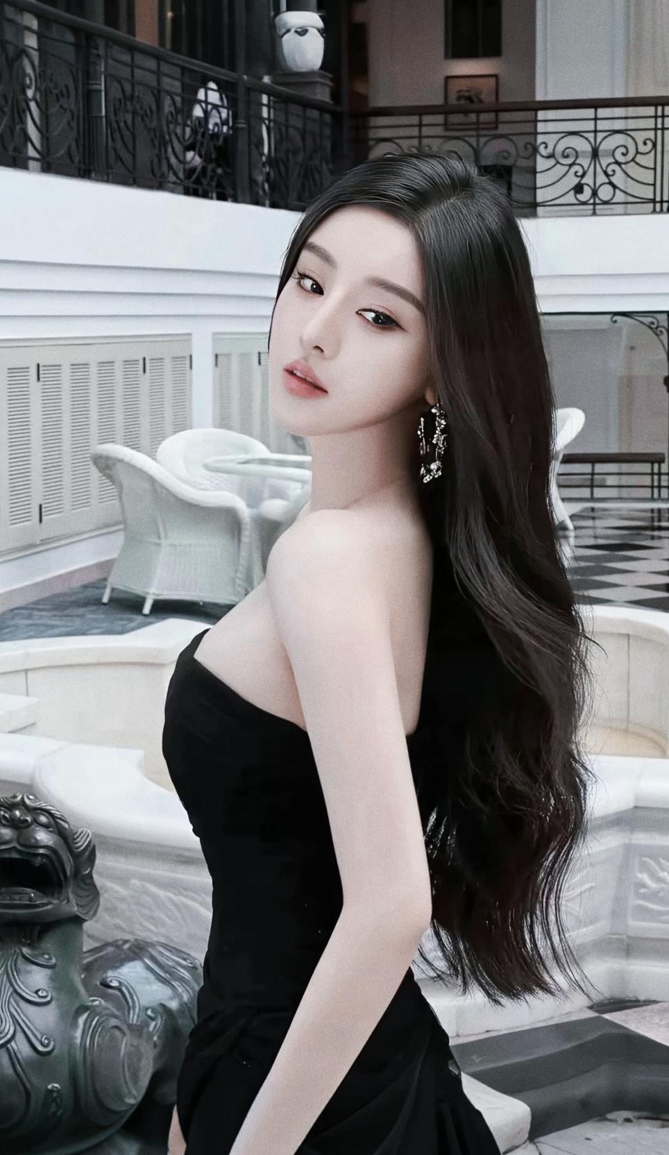 欣赏人间尤物的穿搭是怎样一种体验翩若惊鸿，婉若游龙