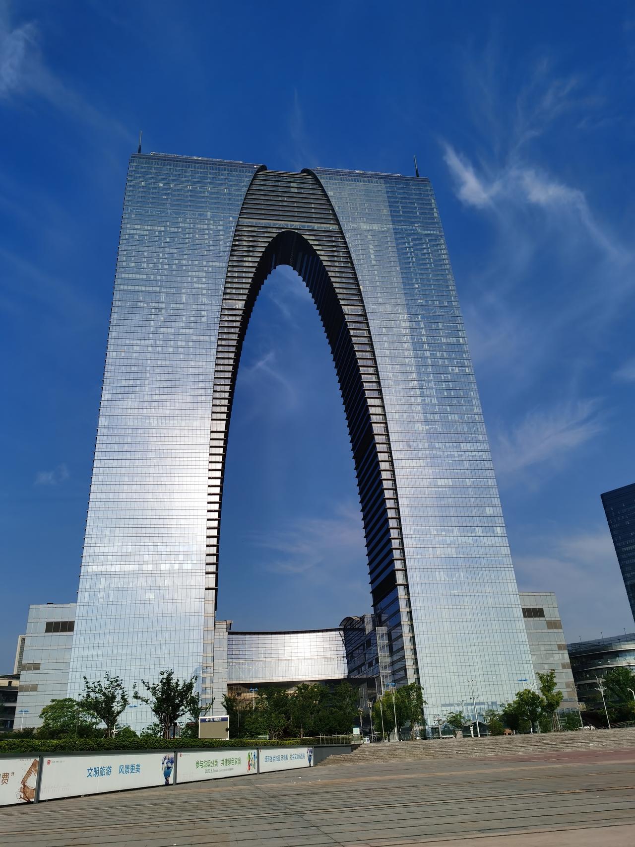 人民币汇率会破7吗？人民币汇率来到7.01，彰显了中国经济的硬实力。证券市场也