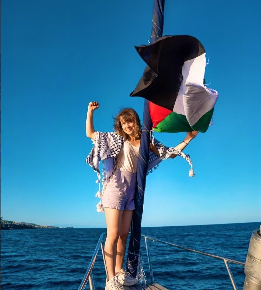 突发消息！针对瑞典环保少女通贝里再次乘船前往加沙地带表达对当地民众的支持，以及抗