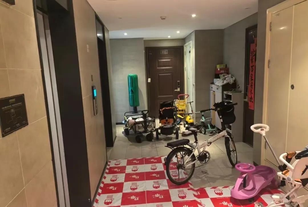 真的不敢跟长辈一起住了，我和老公平时上班忙，两个孩子在家没人照顾，如果请个保姆过